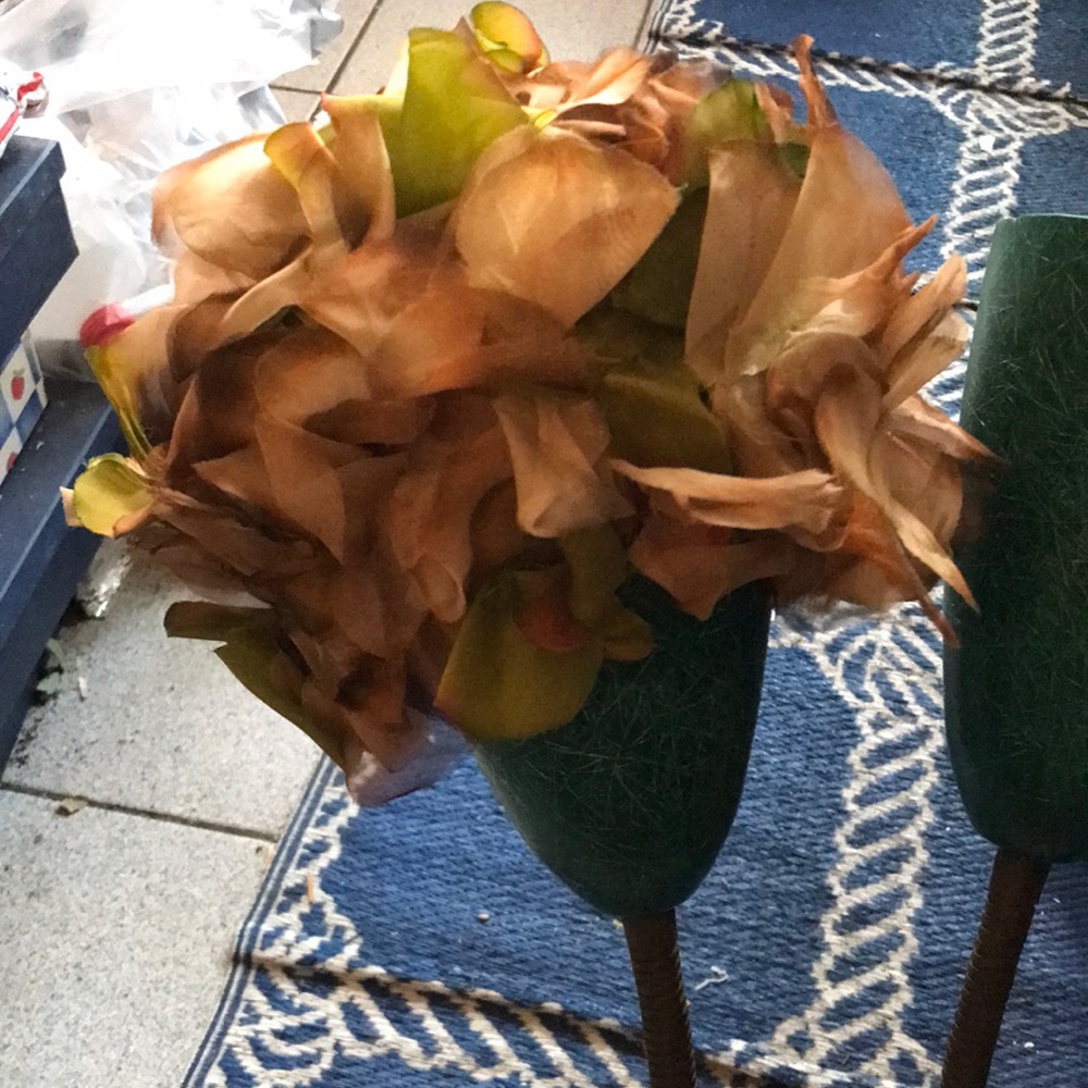 Vintage petal hat, good vintage condition